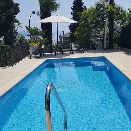 Apartment Maria With Swimming Pool *