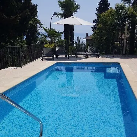 Apartment Maria With Swimming Pool Opatija
